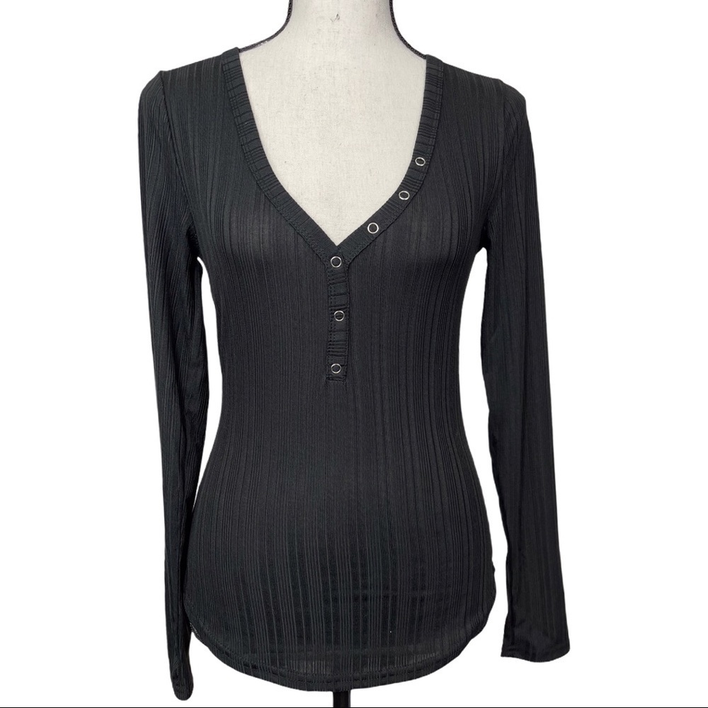 Rue 21 Long Sleeve Snap V-neck Henley Top Small